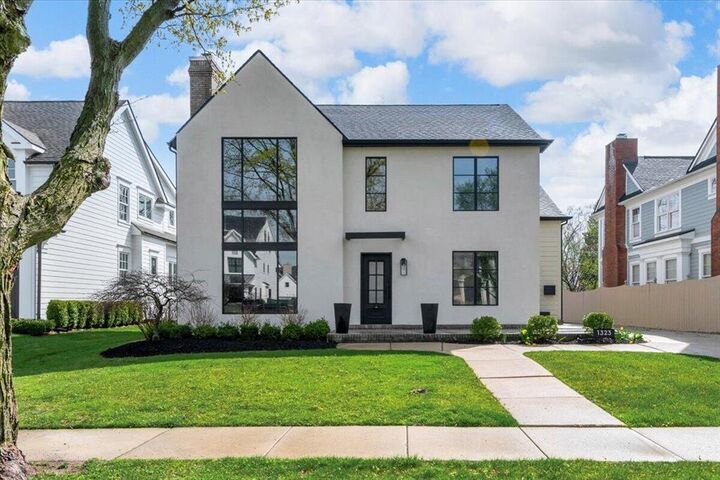 Property Photo: 1323 Washington Boulevard MI 48009