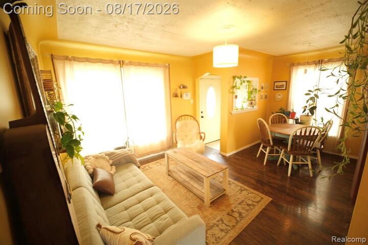 Property Photo:  26225 Annapolis Street  MI 48125 