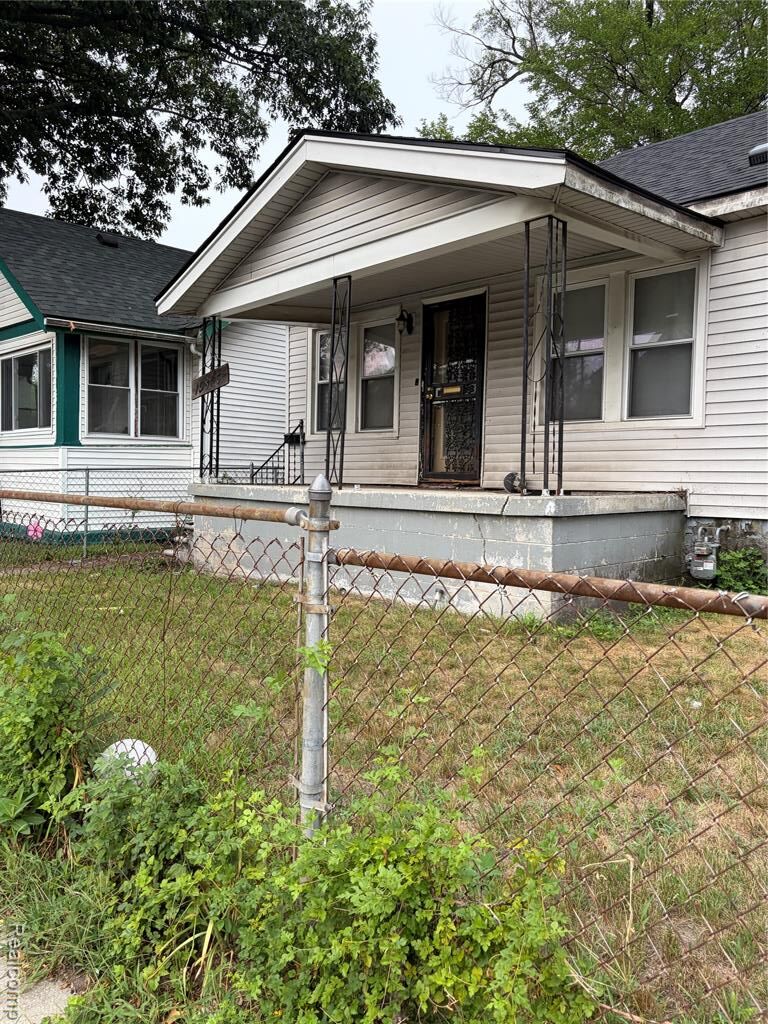 Property Photo: 15845 Alden Street MI 48238