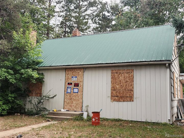 Property Photo:  1051 Hover Street  CO 80501 