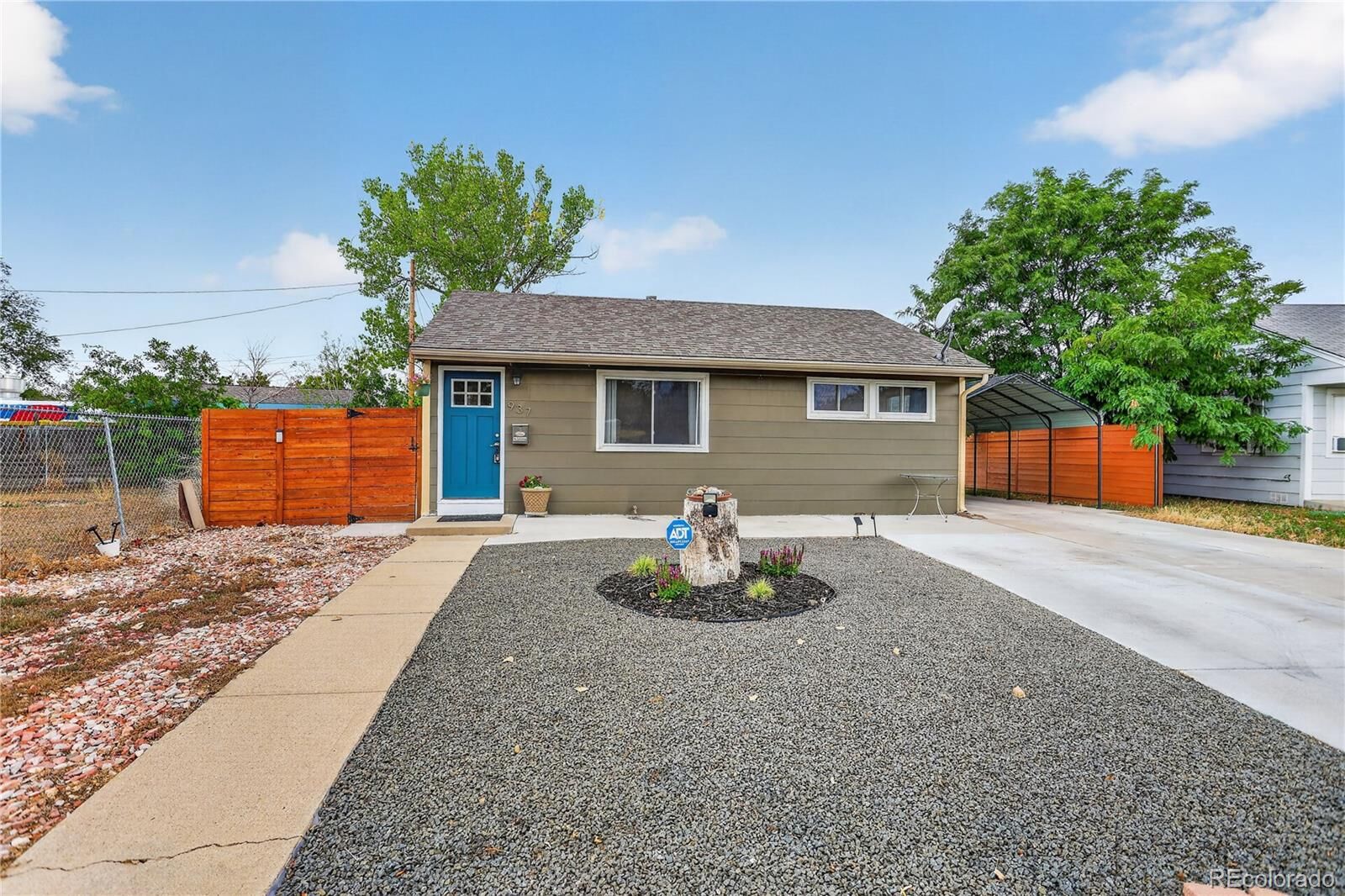 Property Photo: 937 Kramer Court CO 80010