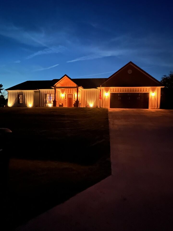 Property Photo: 1022 Westcove Rd VA 24104