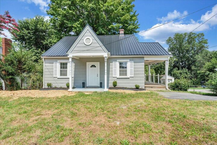 Property Photo: 207 Greyson St VA 24112
