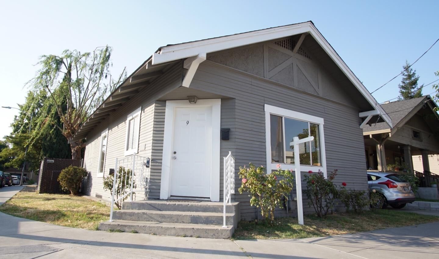 Property Photo:  945 Cinnabar Street  CA 95126 