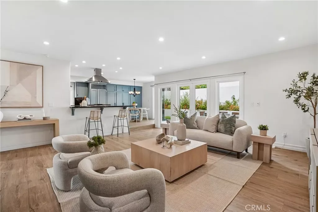 Property Photo:  3501 Maple Avenue  CA 90266 