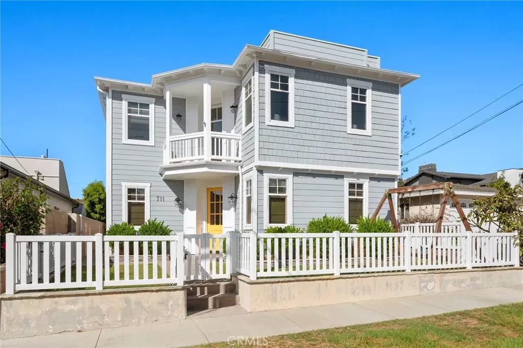 Property Photo:  711 30th  CA 90254 
