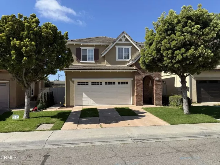 Property Photo:  241 Bishop Way  CA 93033 