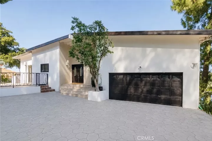Property Photo: 4999 Alatar Drive CA 91364