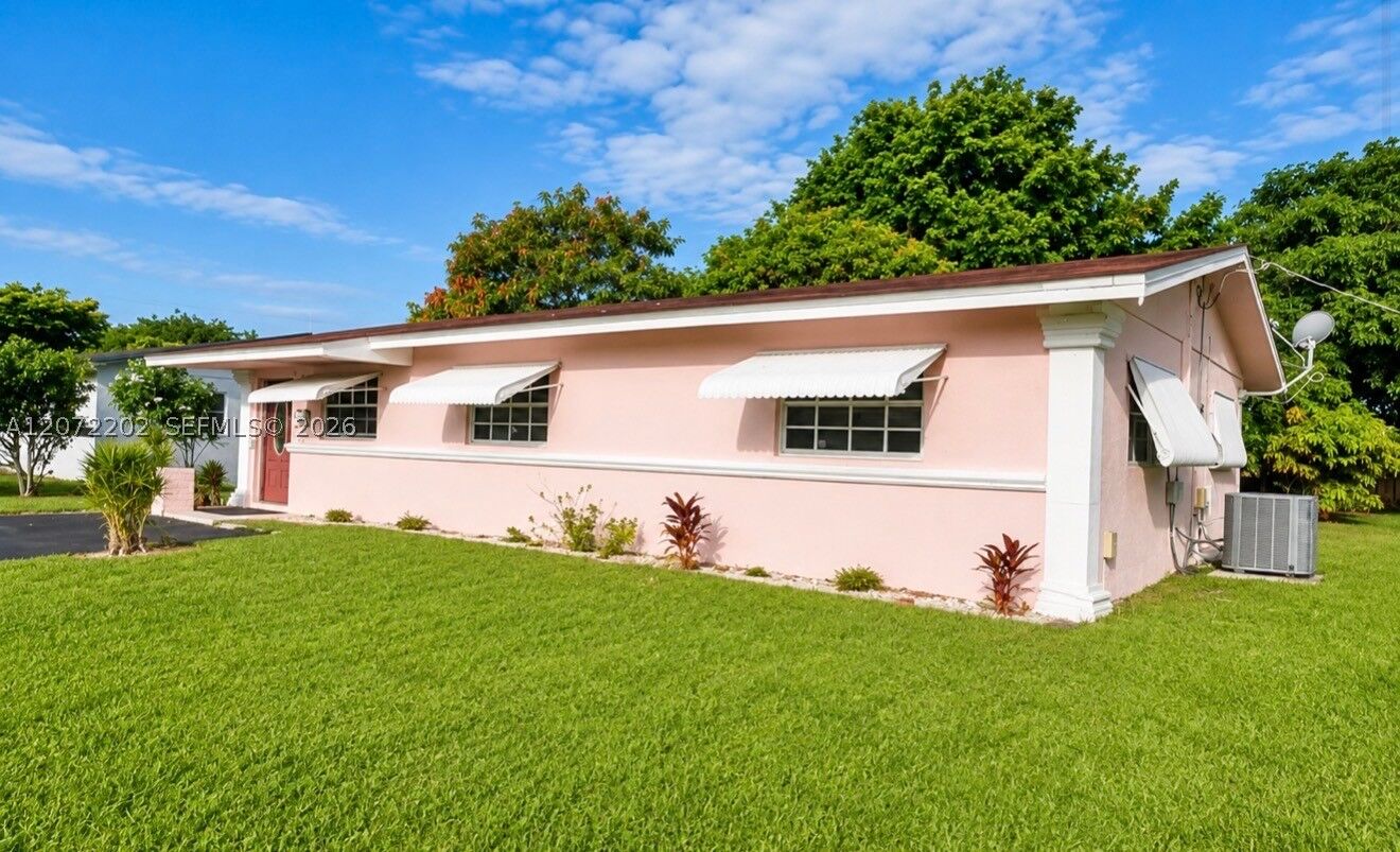Property Photo:  2221 NW 30th Way  FL 33311 