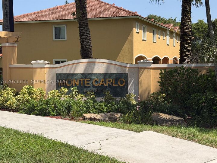 Property Photo:  550 Saint Tropez Ln  FL 33068 