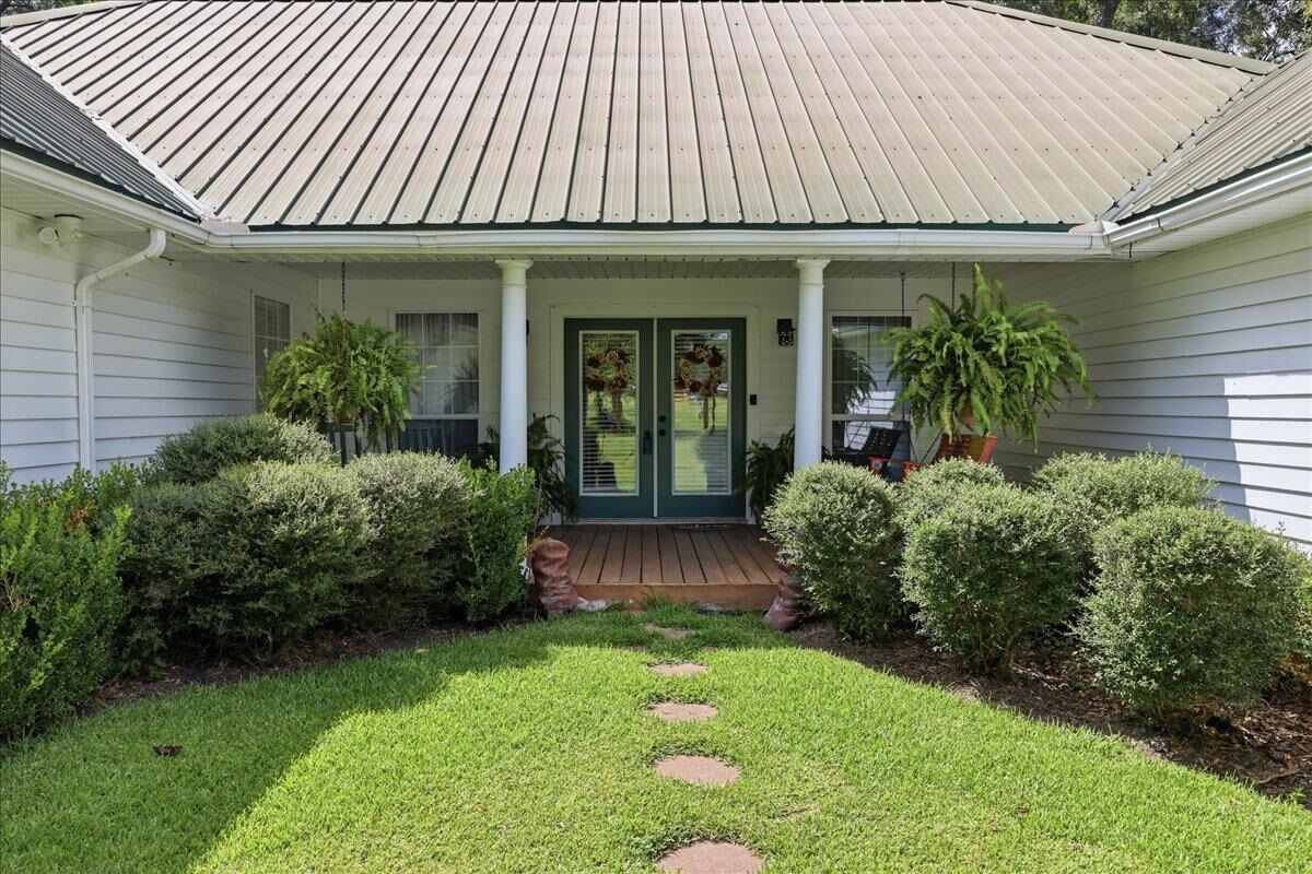Property Photo:  5230 Saxon  TX 77632 