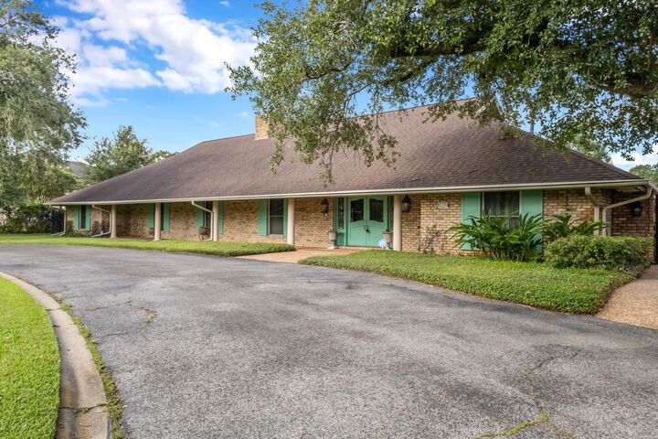 Property Photo:  2295 Thomas Road  TX 77706 