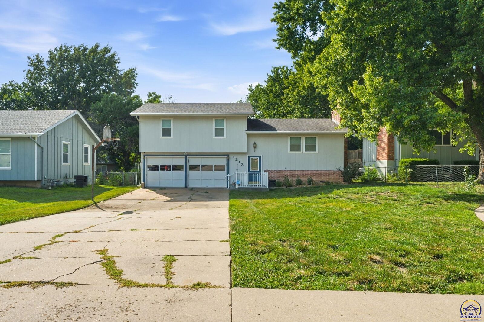 Property Photo:  4213 SE Virginia Ct  KS 66605 