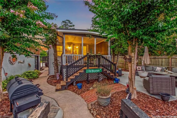 Property Photo:  4282 Old Mountain Road  NC 27292 