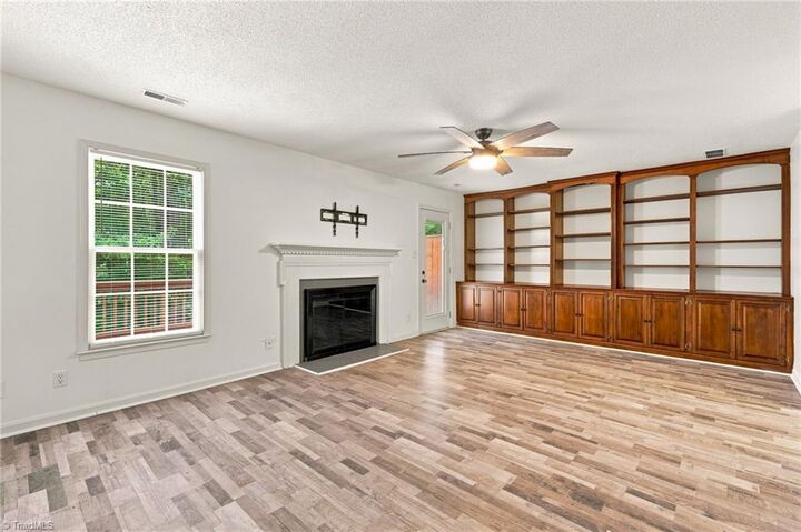 Property Photo:  2424 Cottage Place  NC 27455 