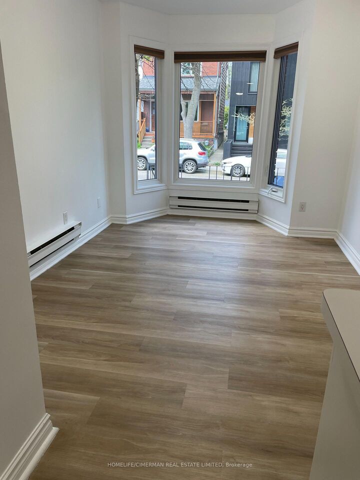 Property Photo: 127 Harrison Street 2A ON M6J 2A2