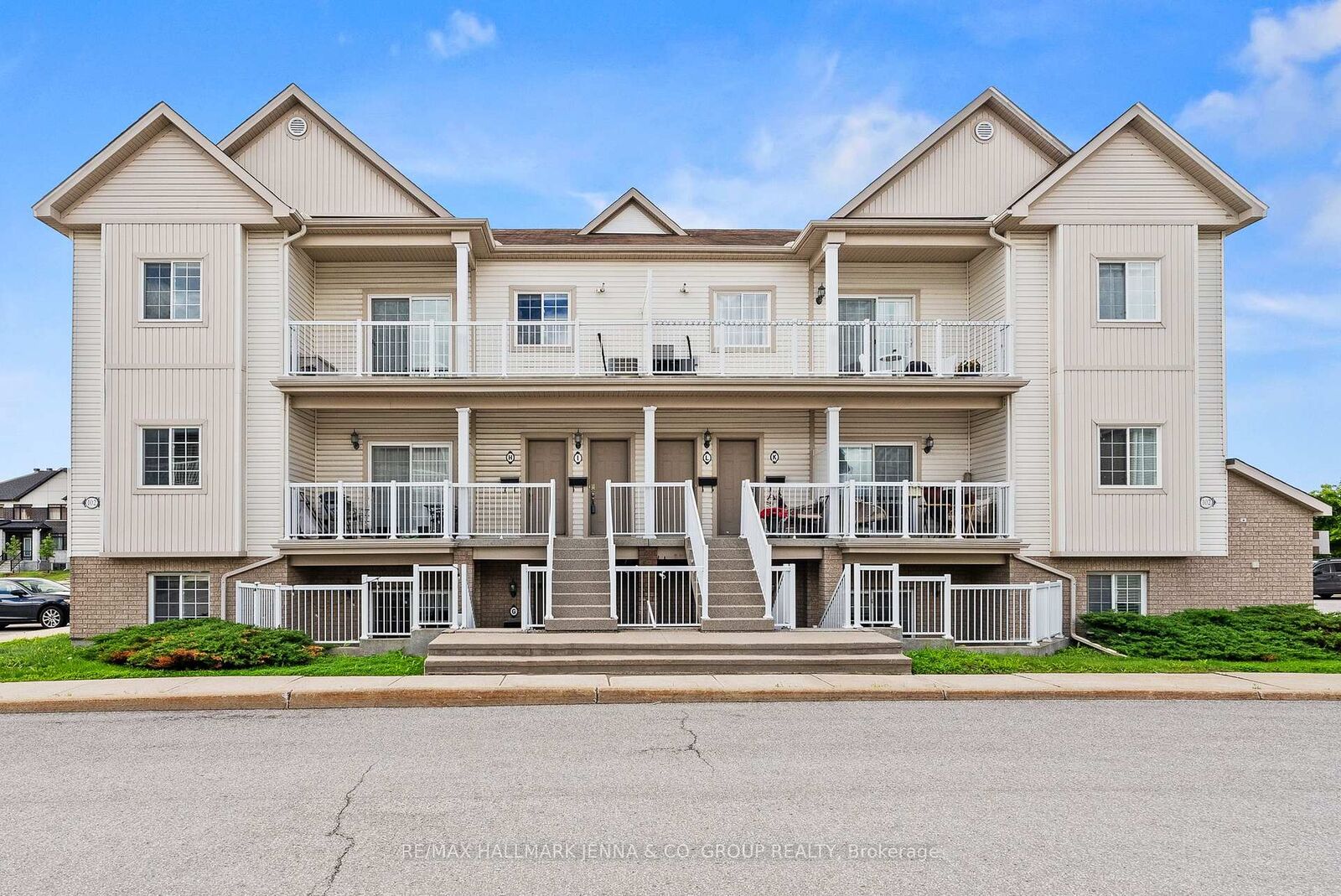 Property Photo:  102 Artesa Private G  ON K2S 0J8 