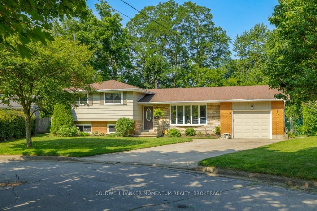Property Photo: 9 Heathcote Terrace ON L2M 1K7
