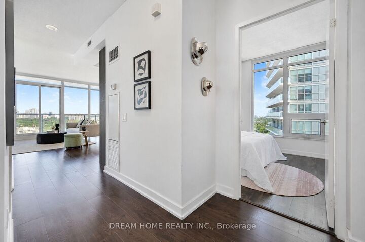 Property Photo: 121 McMahon Drive 2608 ON M2K 0C1