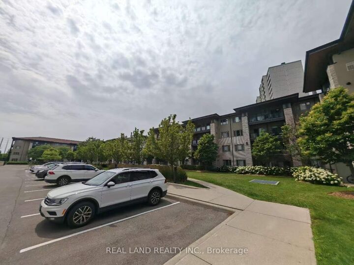 Property Photo:  570 Lolita Gardens 127  ON L5A 0A1 