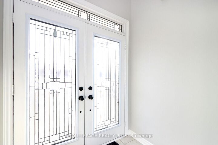 Property Photo: 3656 Twinmaple Drive ON L4Y 3R1