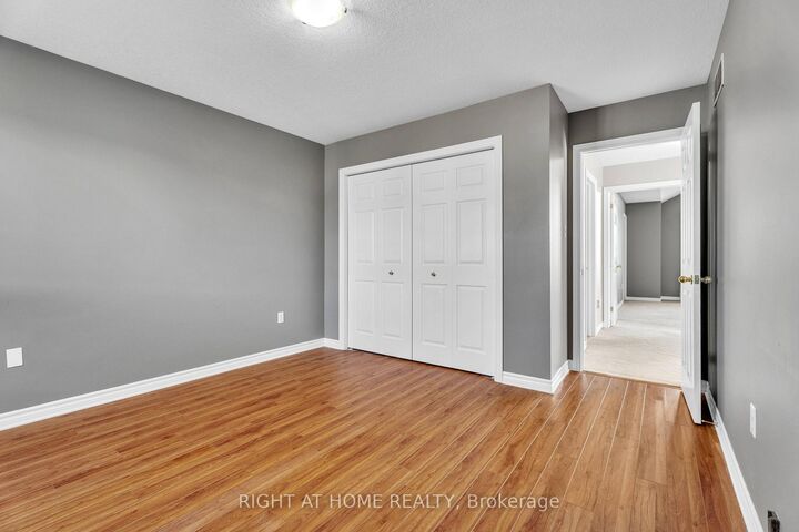 Property Photo: 546 Maplewood Lane ON N6H 0A7