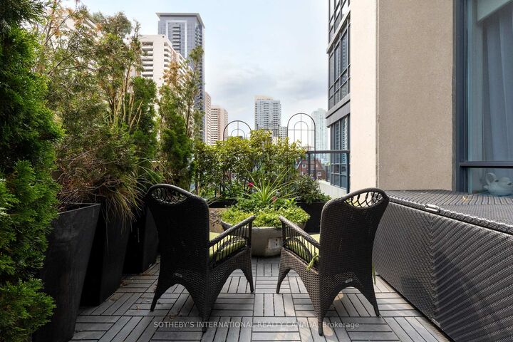 Property Photo: 28 Linden Street 402 ON M4Y 0A4