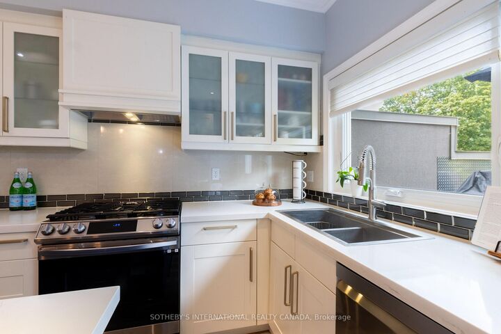 Property Photo: 960A The Queensway N/A ON M8Z 1P5