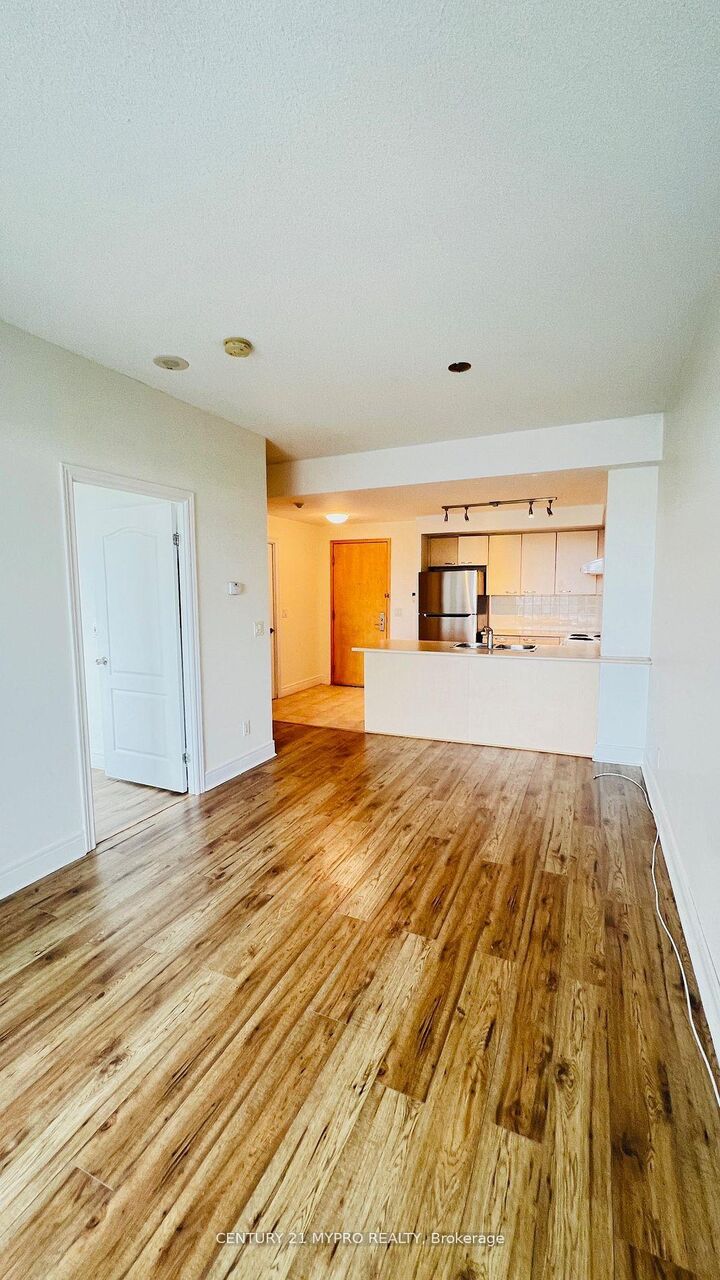 Property Photo:  48 Suncrest Boulevard 1022  ON L3T 7Y5 