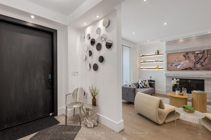 Property Photo: 124 Lyndhurst Avenue ON M5R 2Z9