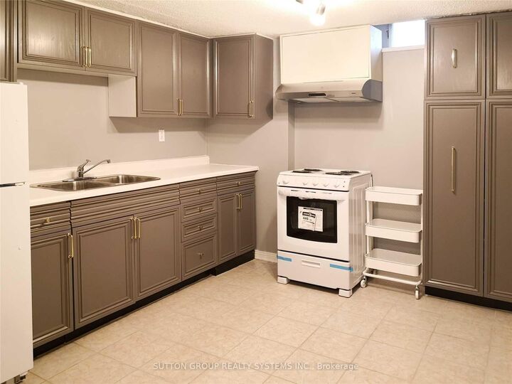 Property Photo: 6005 Tenth Line Lower ON L5N 5S6