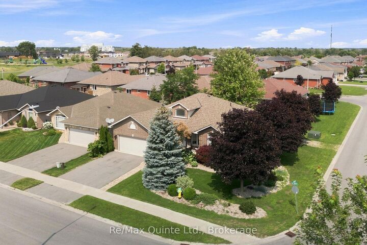 Property Photo: 31 Essex Drive ON K8N 0M9