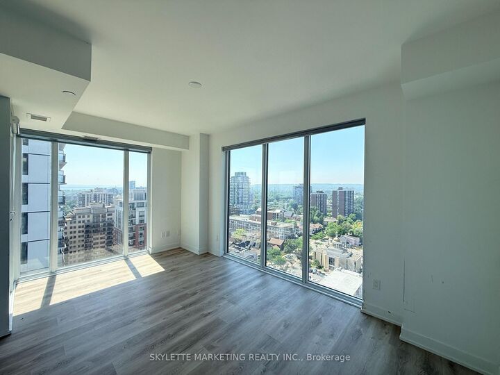 Property Photo: 370 Martha Street 1810 ON L7R 0G9