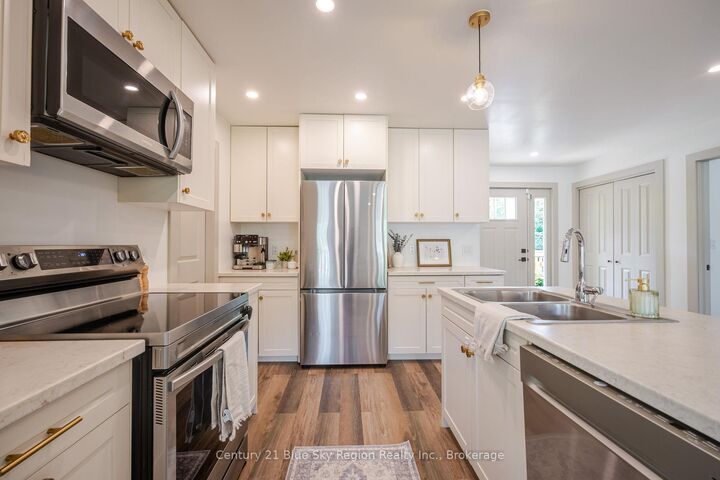 Property Photo:  25 Astor Street S  ON P0H 1B0 