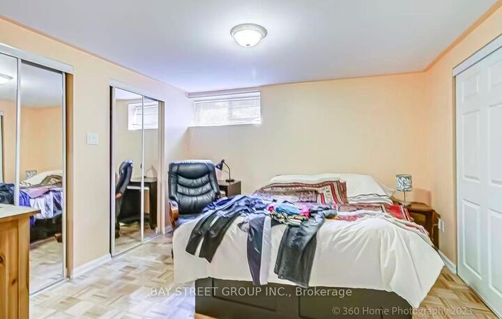 Property Photo:  497 Lynett Crescent Lower  ON L4C 2V8 
