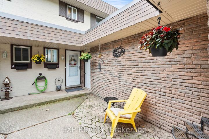 Property Photo: 4230 Meadowvale Drive 7 ON L2E 5W7