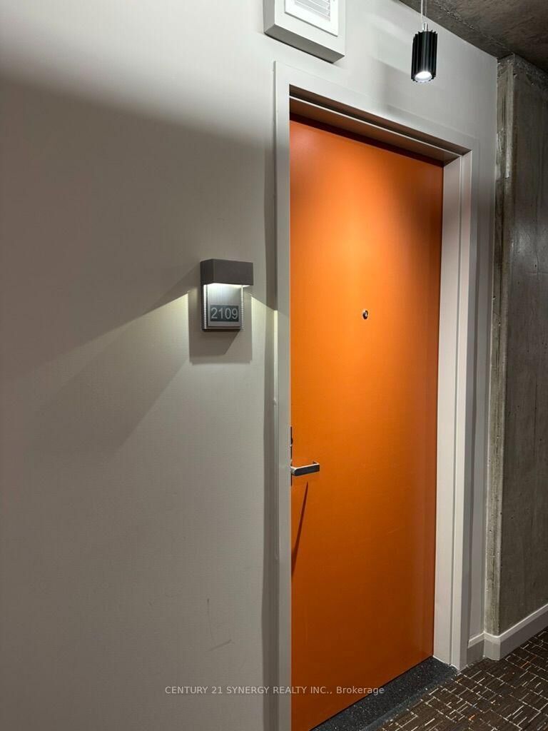 Property Photo:  105 Champagne Avenue S 2109  ON K1S 4P3 