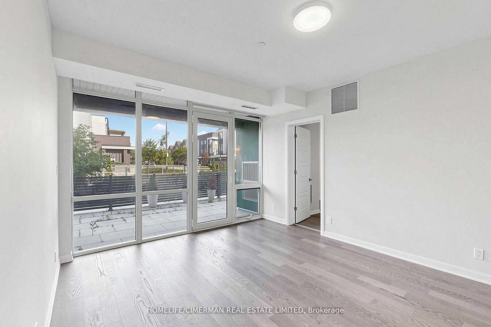 Property Photo:  3028 Creekshore Common 113  ON L5M 5K6 