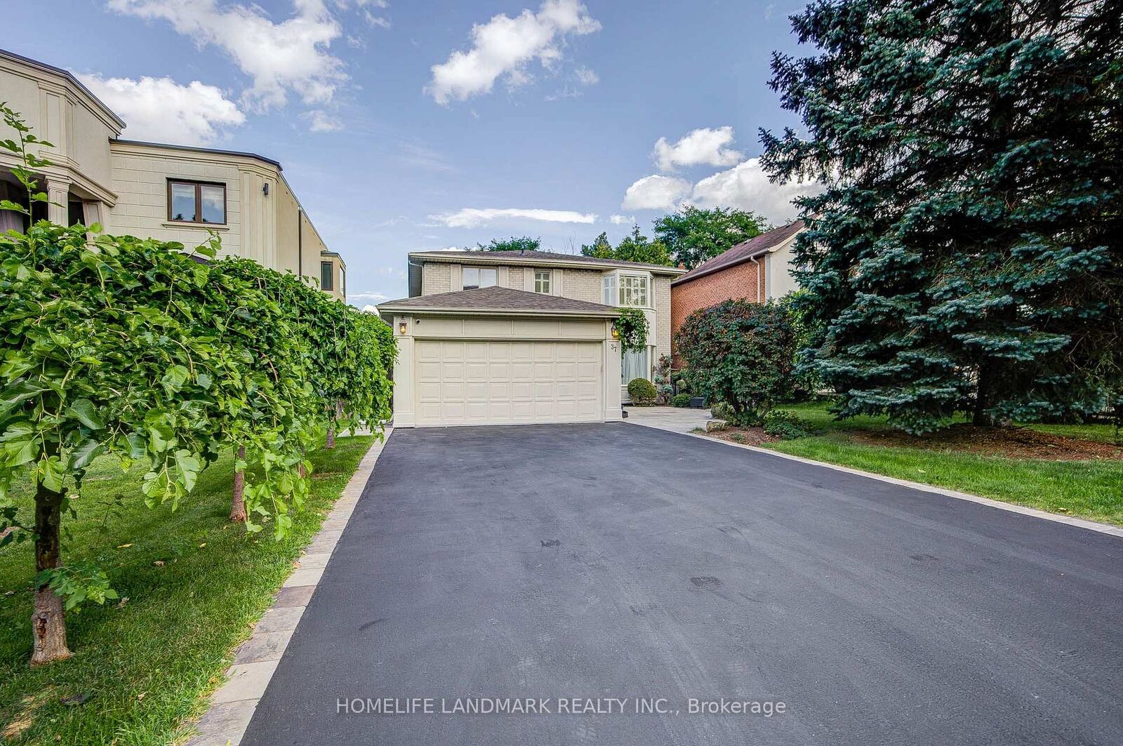 Property Photo: 37 Maimonides Court ON L4J 4X8