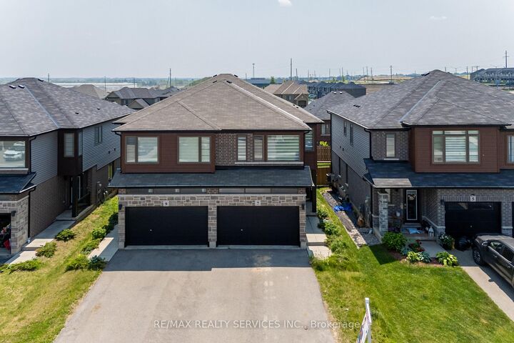 Property Photo:  7 Baker Lane  ON N3L 0K3 