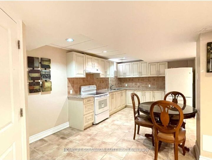Property Photo:  33 Hammerstone Crescent  ON L4J 8B4 