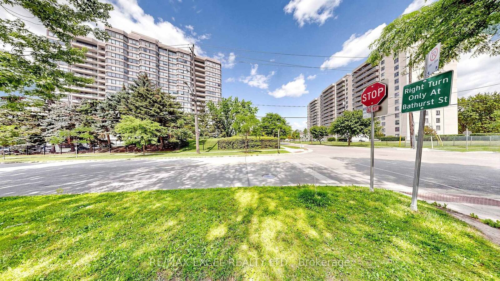 Property Photo: 1101 Steeles Avenue W Ph103 ON M2R 3W5