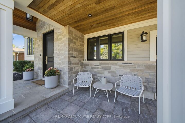 Property Photo: 438 Southland Crescent ON L6L 3N8
