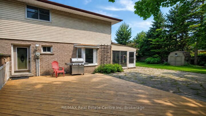 Property Photo:  27 Elmhurst Crescent  ON N1H 6C8 