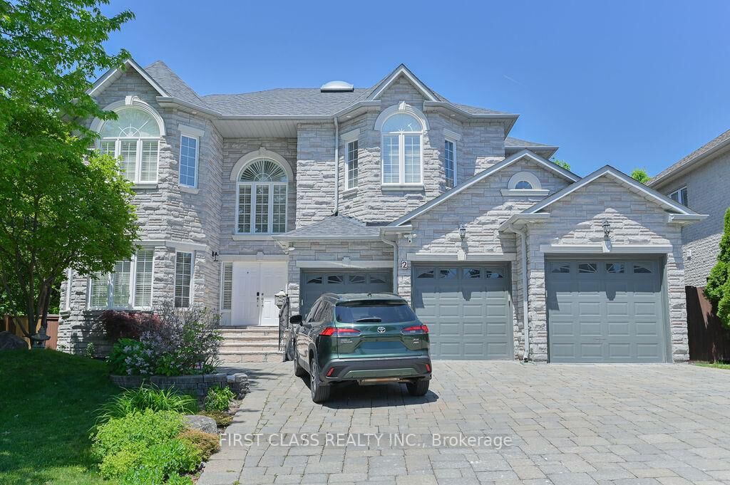 Property Photo:  2 Wainwright Avenue  ON L4C 5R5 