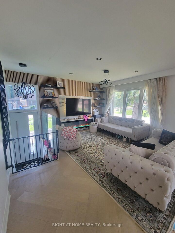 Property Photo:  1 Huron Court (Main Floor)  ON L4G 2X7 