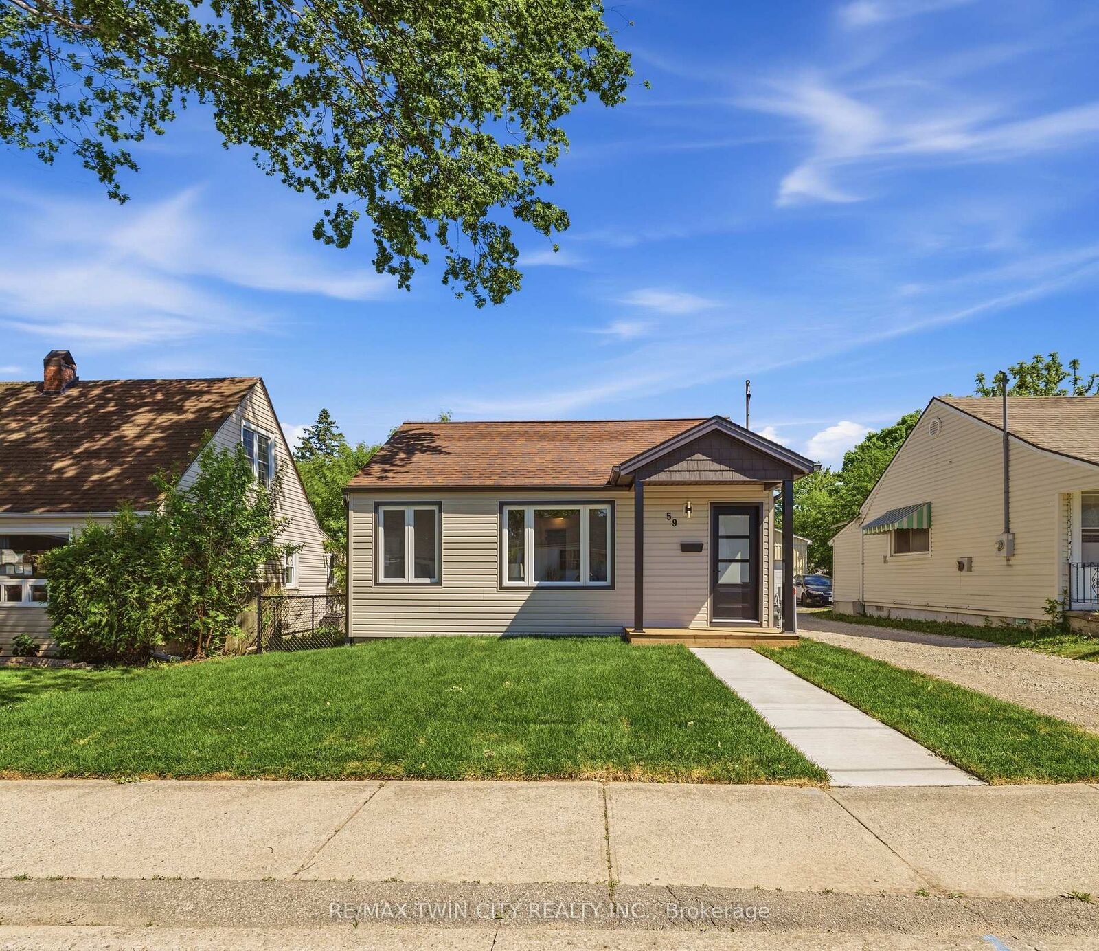 Property Photo: 59 Salisbury Avenue ON N3S 1M8