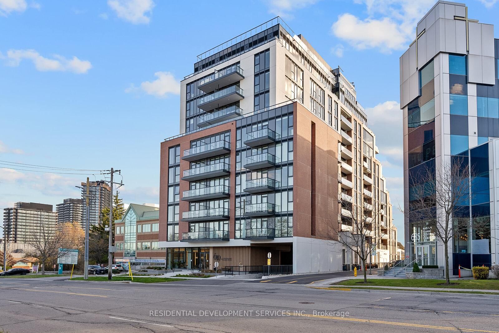 Property Photo: 699 Sheppard Avenue E 1007 ON M2K 0J5