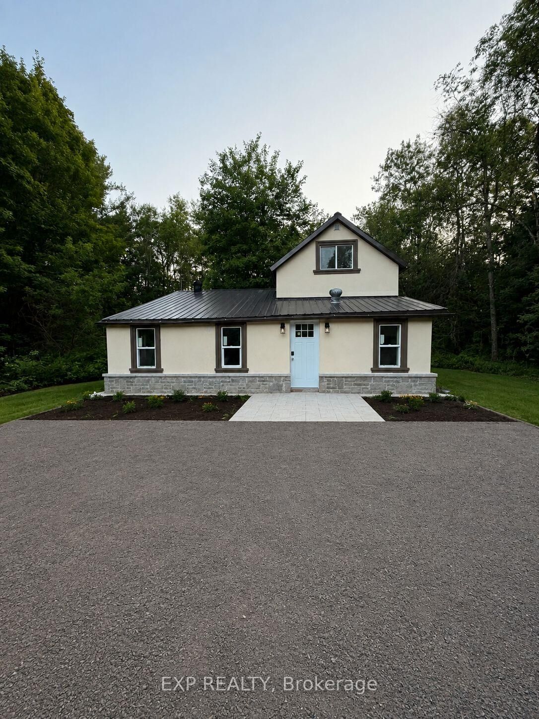Property Photo:  137 Old North Road S  ON P1H 2J4 