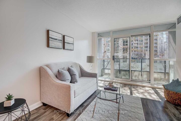 Property Photo: 600 Fleet Street 223 ON M5V 1B7